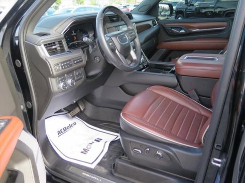 Used 2024 GMC Yukon Denali Ultimate image 10