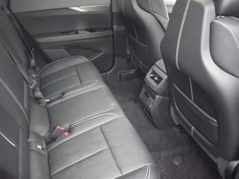 Used 2025 Cadillac Optiq Sport 2 w/ LPO, Floor Liner Package AWD/4WD image 27
