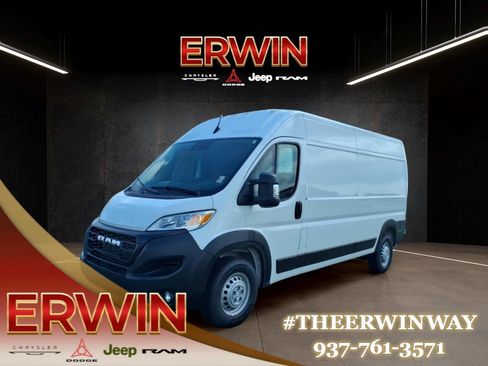 Used 2025 RAM ProMaster 2500 w/ Convenience Group FWD image 3