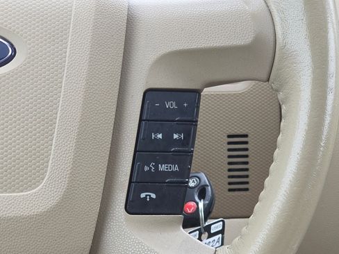 Used 2010 Ford Escape Limited AWD/4WD image 18