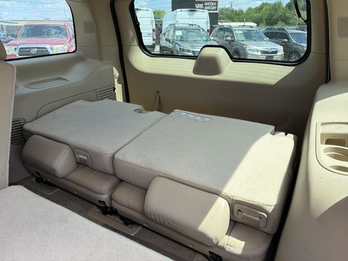Used 2014 Chevrolet Tahoe LT RWD image 24