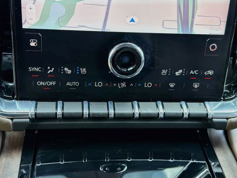 Used 2025 GMC Yukon Denali Ultimate AWD/4WD image 37