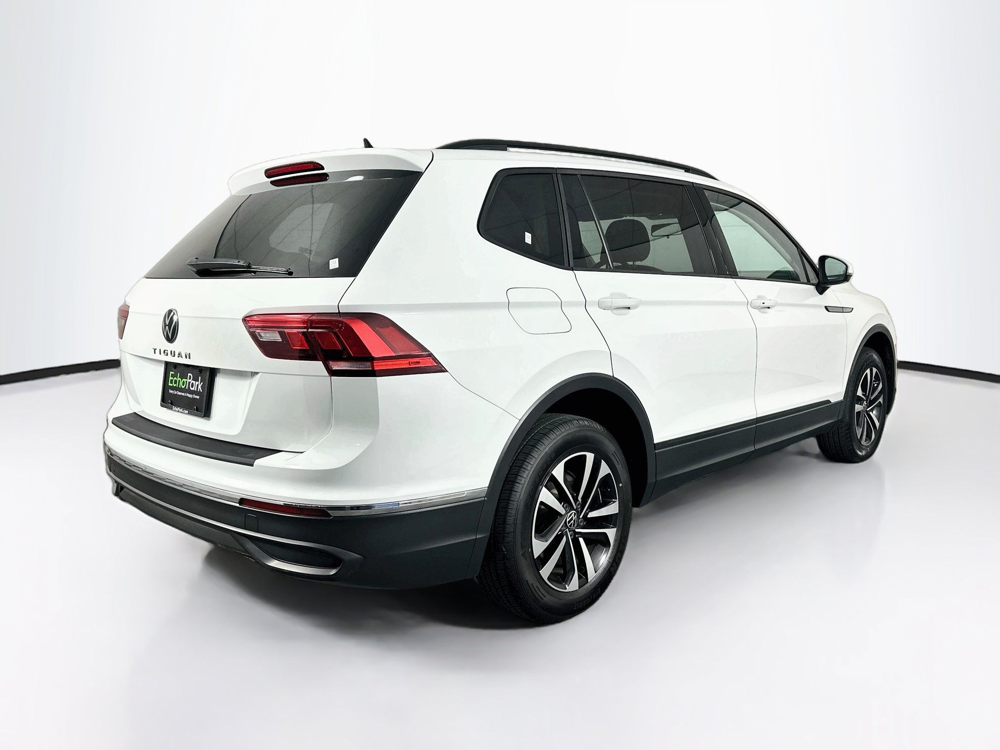 Used 2022 Volkswagen Tiguan S FWD image 9