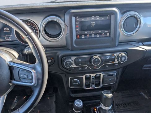 Used 2019 Jeep Wrangler Unlimited Sahara image 14