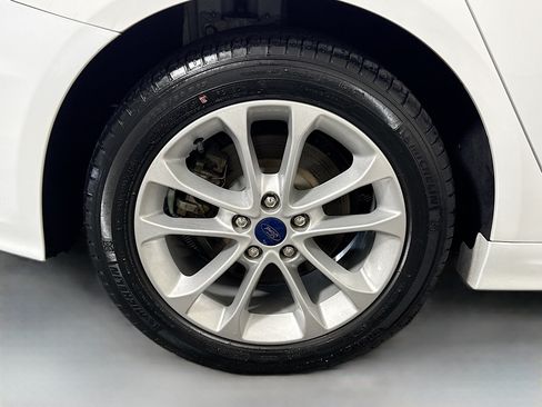 Used 2020 Ford Fusion SE FWD image 33
