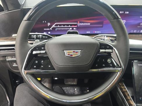 Used 2026 Cadillac Escalade ESV Platinum Sport AWD/4WD image 4
