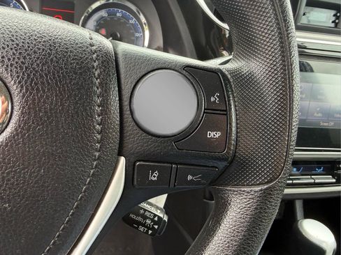 Used 2019 Toyota Corolla LE FWD image 28