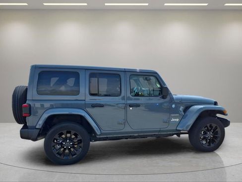 Used 2024 Jeep Wrangler Unlimited Sahara AWD/4WD image 2