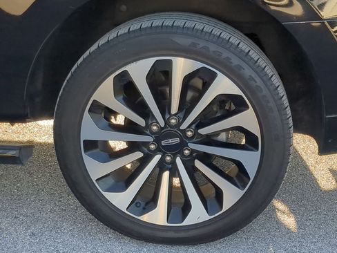 Used 2022 Lincoln Navigator Reserve image 9