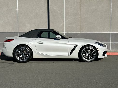 Used 2019 BMW Z4 sDrive30i w/ Premium Package image 4