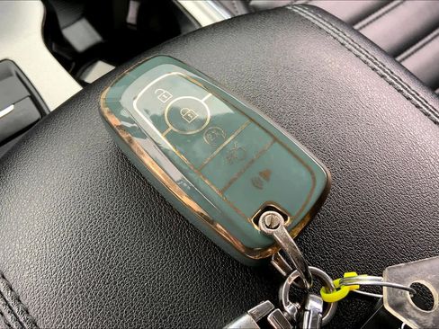 Used 2022 Ford Edge SEL w/ Convenience Package image 13