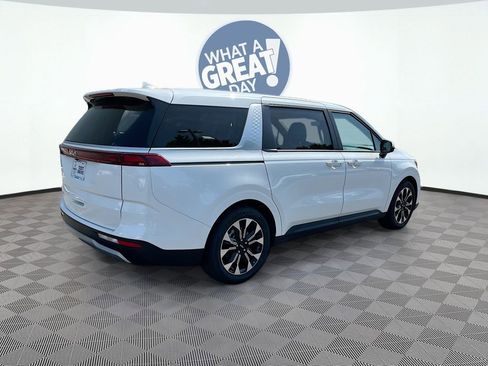 Certified 2024 Kia Carnival EX image 6