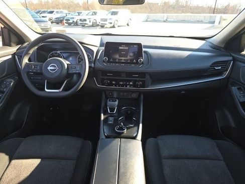 Used 2024 Nissan Rogue SV image 7