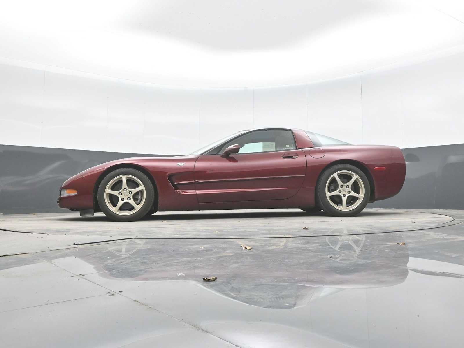 Used 2003 Chevrolet Corvette Coupe w/ Preferred Equipment Group RWD image 25