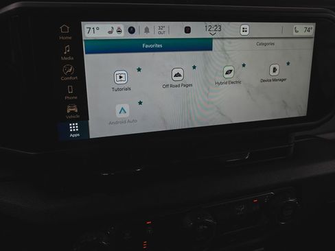 Used 2024 Jeep Wrangler Unlimited w/ Convenience Group image 18