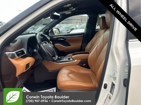 Used 2021 Toyota Highlander Platinum AWD/4WD image 25