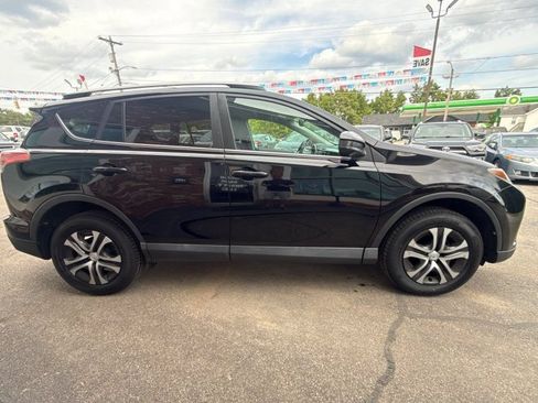 Used 2016 Toyota RAV4 LE AWD/4WD image 4
