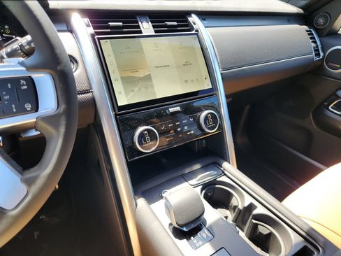 New 2026 Land Rover Discovery Limited Edition AWD/4WD image 30