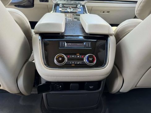 Used 2021 Lincoln Navigator L Reserve AWD/4WD image 16