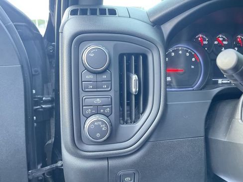Used 2019 Chevrolet Silverado 1500 Custom Trail Boss w/ Custom Convenience Package AWD/4WD image 16