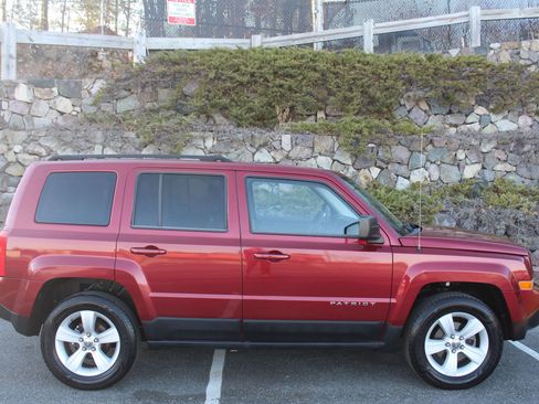 Used 2011 Jeep Patriot Sport w/ PWR Value Group AWD/4WD image 5
