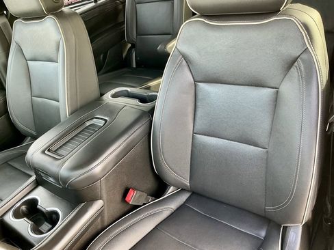 Used 2023 GMC Yukon SLT image 42