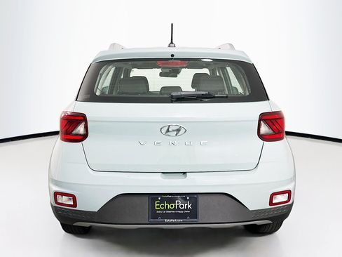 Used 2025 Hyundai Venue SEL FWD image 7