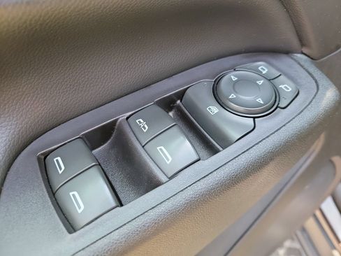 Used 2020 Chevrolet Equinox LT FWD image 17