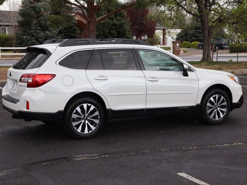Used 2015 Subaru Outback 2.5i Limited image 4