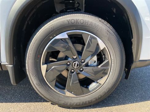 New 2026 Nissan Rogue SV image 28