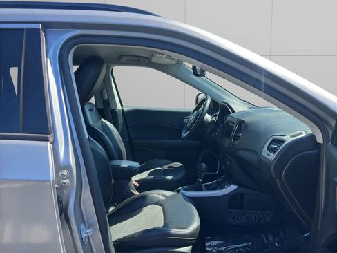 Used 2020 Jeep Compass Latitude AWD/4WD image 13