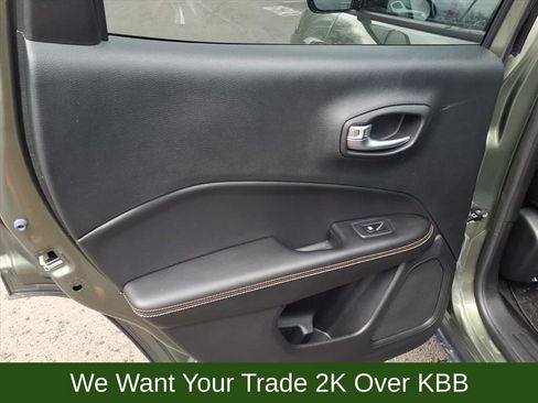 Used 2019 Jeep Compass Latitude image 12