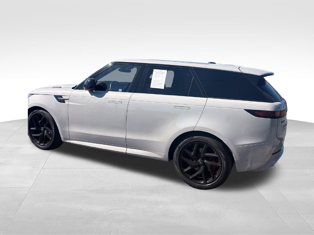 Used 2023 Land Rover Range Rover Sport SE Dynamic AWD/4WD image 3