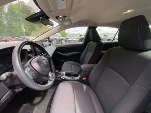 Used 2024 Toyota Corolla LE FWD image 19