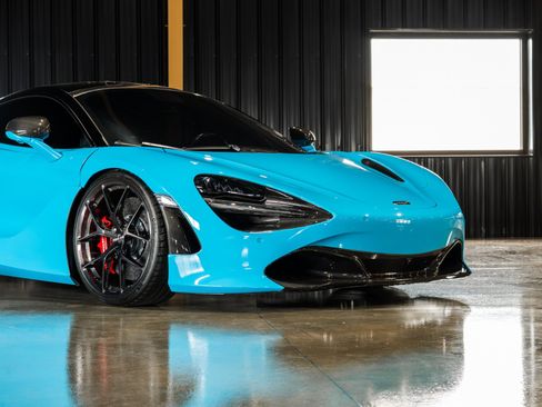 Used 2018 McLaren 720S RWD image 16