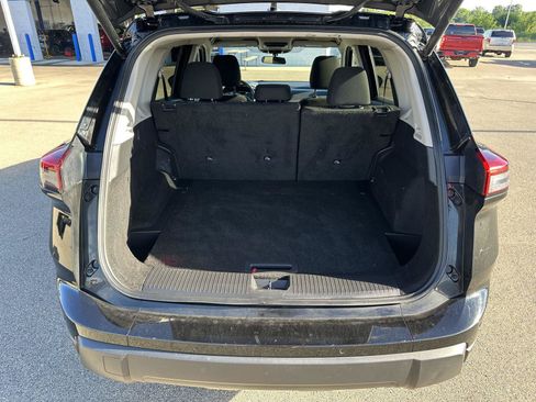 Used 2024 Nissan Rogue SV FWD image 8