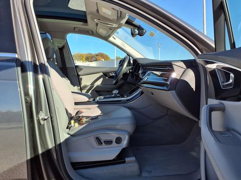 Used 2022 Audi Q7 Premium Plus image 29