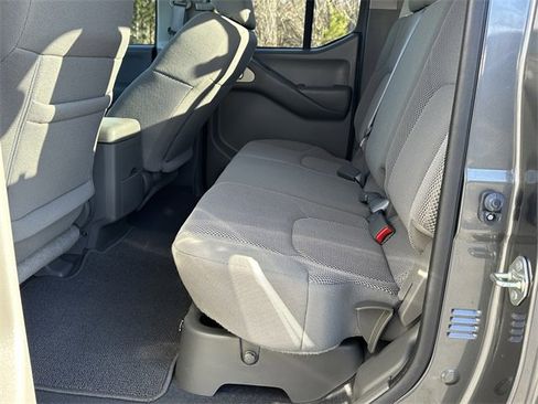 Used 2019 Nissan Frontier SV image 21