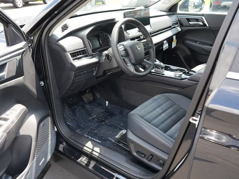 New 2026 Mitsubishi Outlander SE AWD/4WD image 13