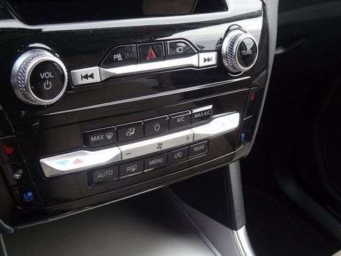 Used 2023 Ford Explorer Limited w/ Limited Technology Package image 10