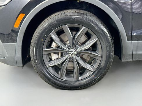 Used 2024 Volkswagen Tiguan SE AWD/4WD image 38