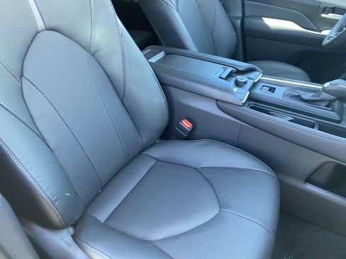 Used 2026 Toyota Grand Highlander AWD image 15