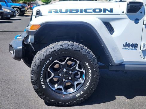 Used 2022 Jeep Wrangler Unlimited Rubicon 4xe w/ Cold Weather Group AWD/4WD image 11