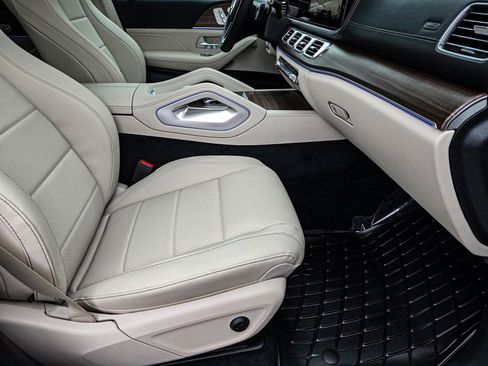 New 2026 Mercedes-Benz GLS 450 4MATIC image 40