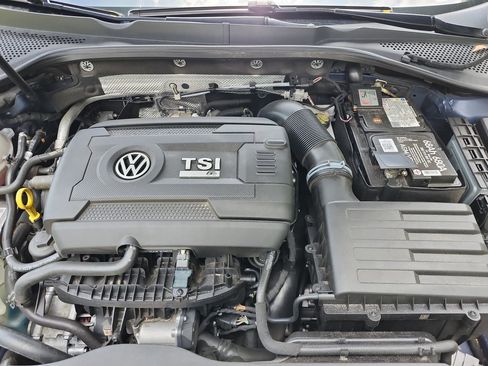 Used 2018 Volkswagen Golf R 4-Door AWD/4WD image 21
