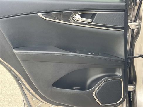 Used 2021 Lincoln Nautilus AWD w/ Equipment Group 101A image 21