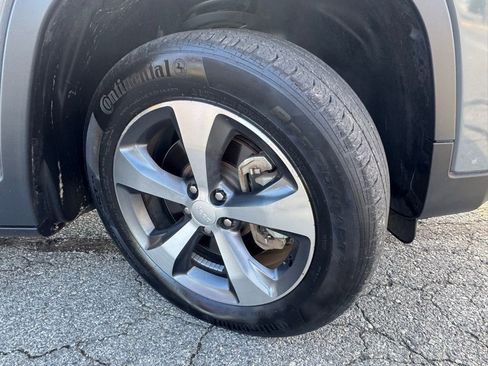 Used 2021 Jeep Cherokee Limited w/ Mopar Interior Package image 43