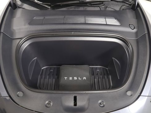 Used 2024 Tesla Model Y Long Range AWD/4WD image 19