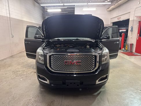 Used 2016 GMC Yukon Denali w/ Open Road Package AWD/4WD image 10