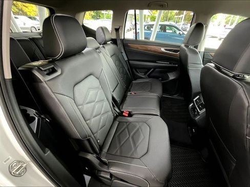 New 2026 Volkswagen Atlas SE image 19